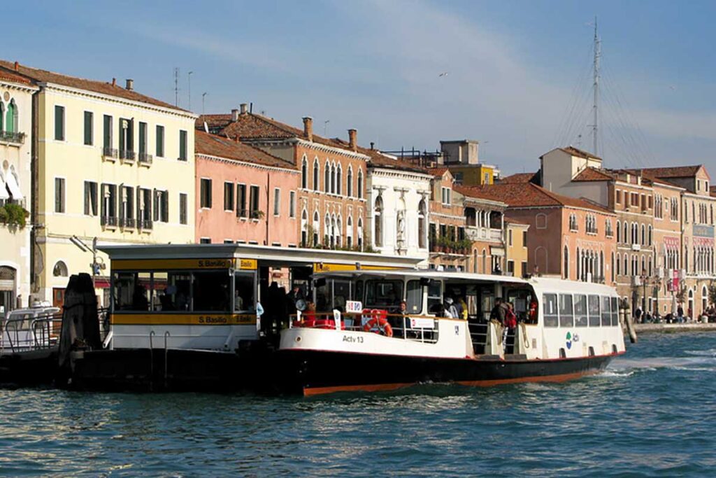 vaporetti and imbarcaderi