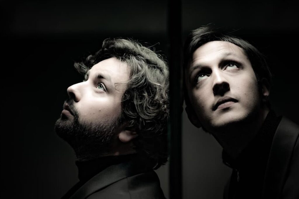 A piano grand tour - Geister Duo