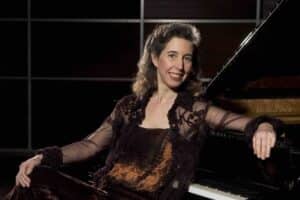 Read more about the article Angela Hewitt