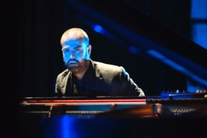 Read more about the article Giovanni Guidi Trio – The Falcon